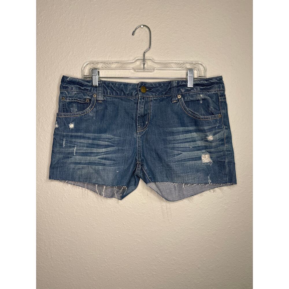 American Eagle Favorite Boyfriend Distressed Raw Hem Shorts, size 14